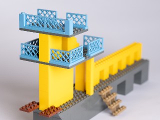 Diving tower, front close up